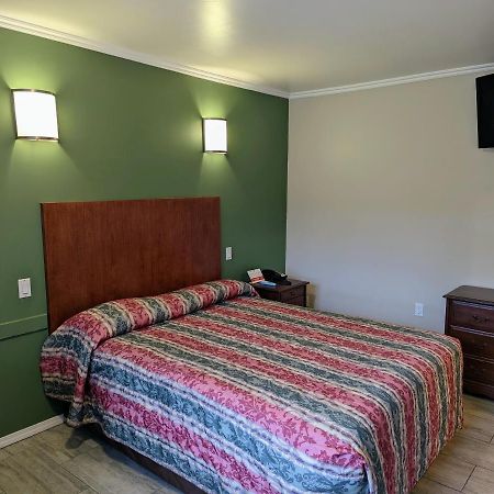 Americas Best Value Inn Oxnard-Порт Хуаними Екстериор снимка