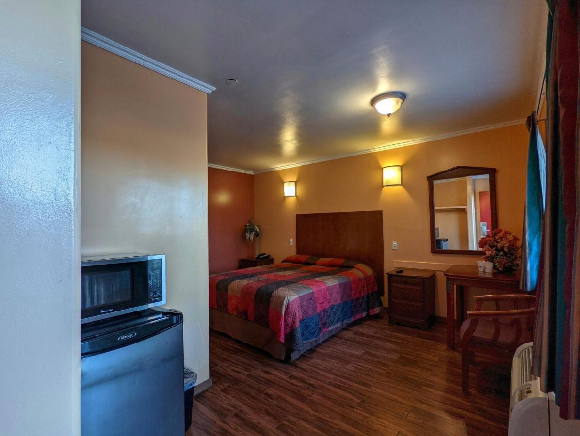 Americas Best Value Inn Oxnard-Порт Хуаними Екстериор снимка