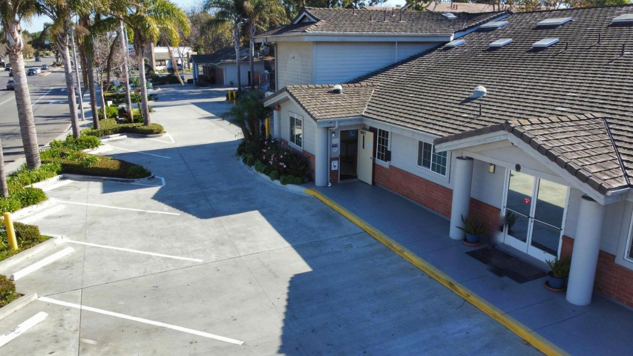 Americas Best Value Inn Oxnard-Порт Хуаними Екстериор снимка