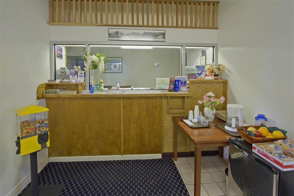 Americas Best Value Inn Oxnard-Порт Хуаними Интериор снимка