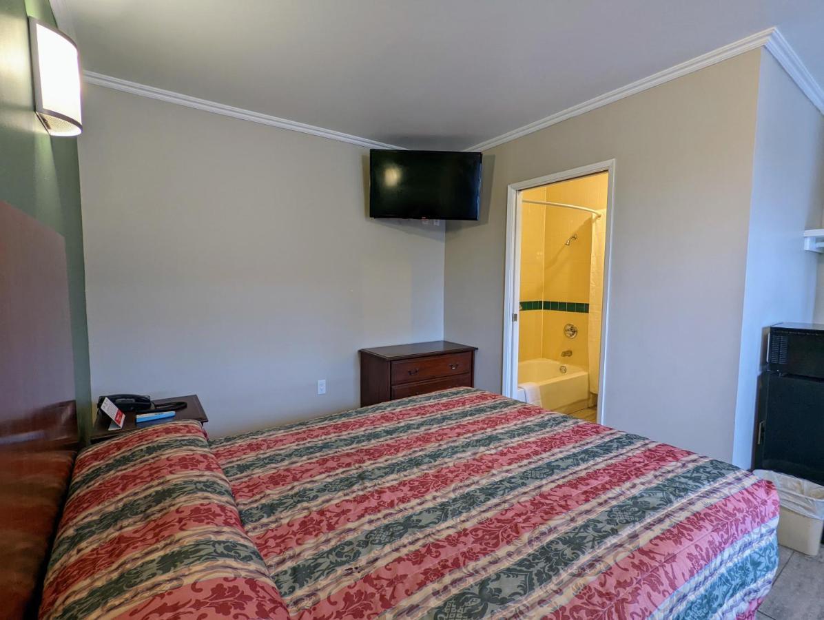 Americas Best Value Inn Oxnard-Порт Хуаними Екстериор снимка